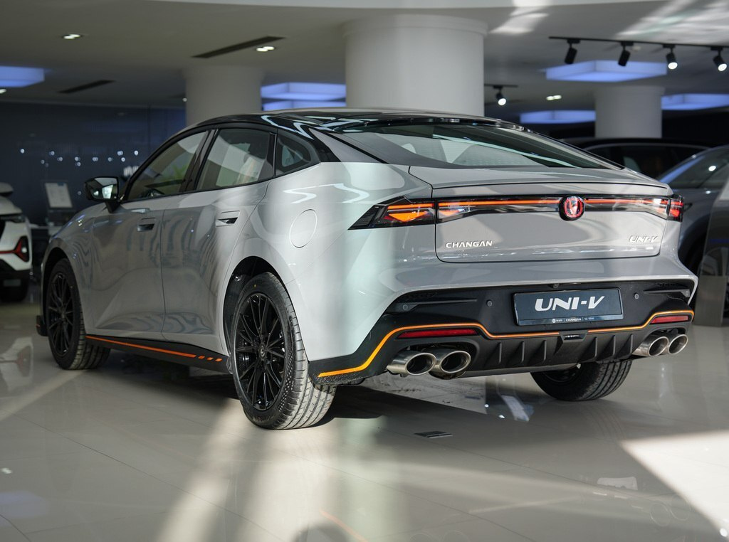 2026 Changan Uni-V, 1.5L, 0km - Image 2