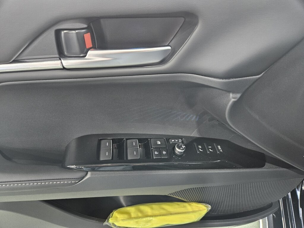 2026 Toyota Camry, 2.0L, 0km - Image 18