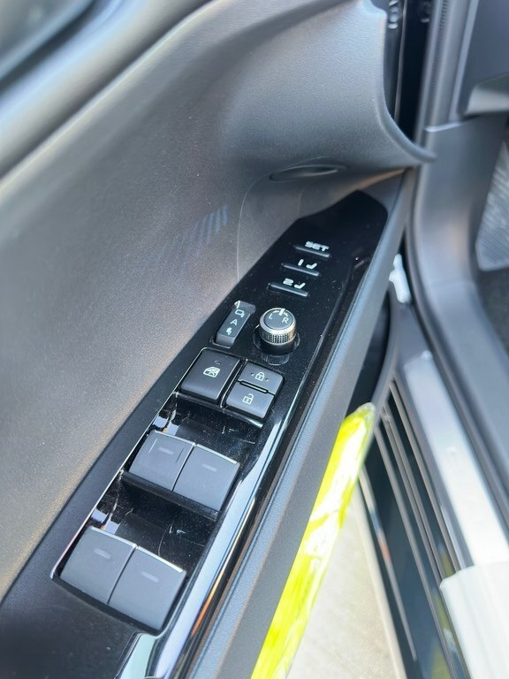 2026 Toyota Camry, 2.0L, 0km - Image 10