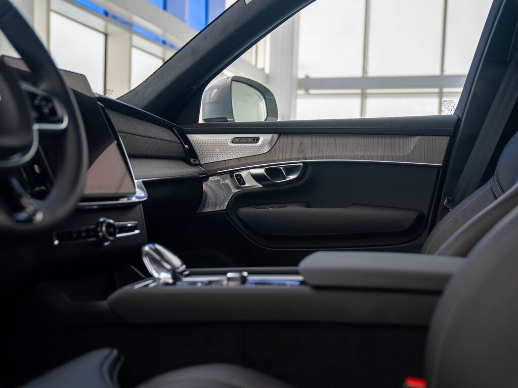 2026 Volvo XC90, 2.0L, 0km - Image 13