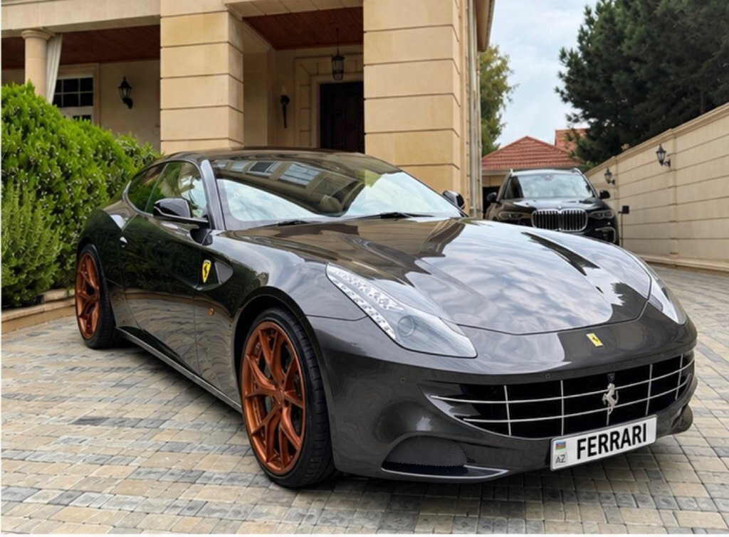 2013 Ferrari FF, 6.3L, 3968km - Image 2