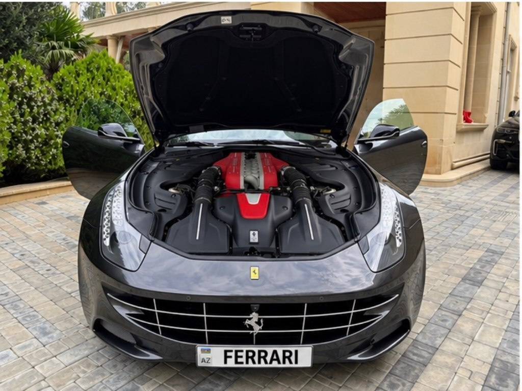 2013 Ferrari FF, 6.3L, 3968km - Image 3