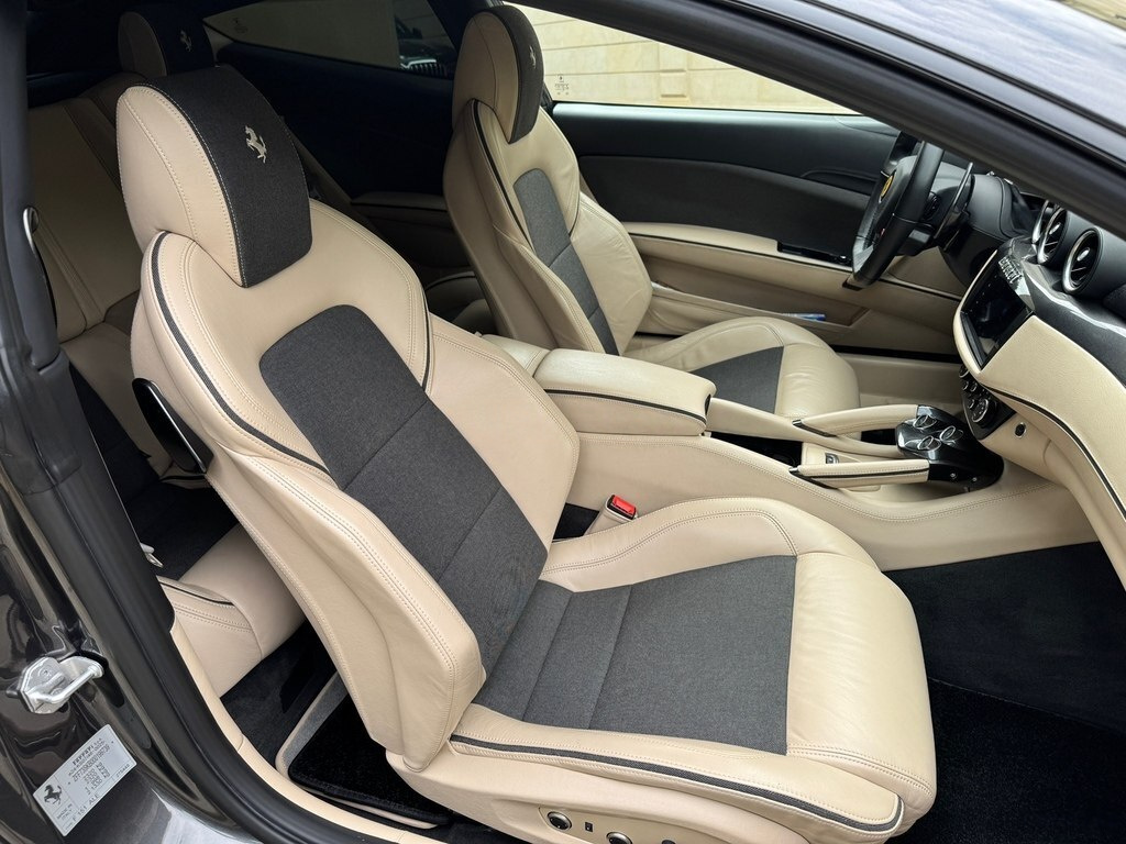 2013 Ferrari FF, 6.3L, 3968km - Image 9