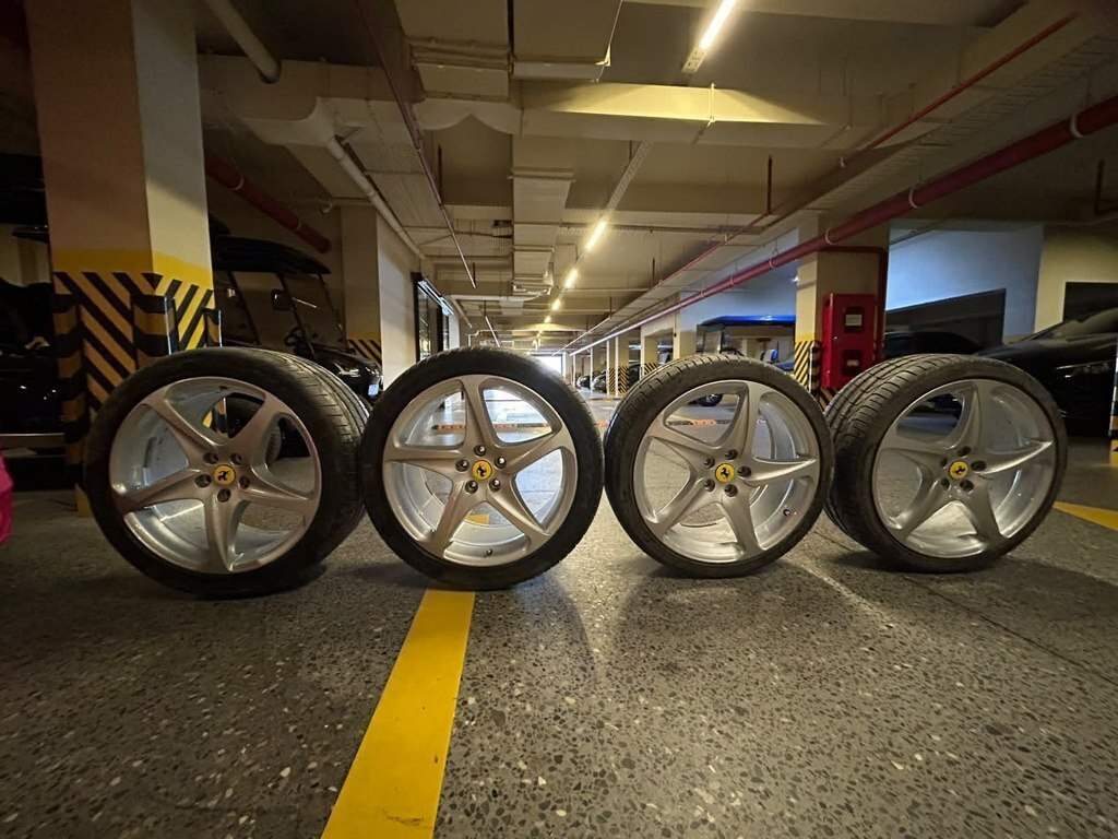 2013 Ferrari FF, 6.3L, 3968km - Image 10