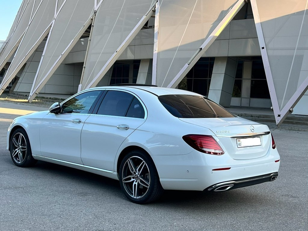 2017 Mercedes E 220 d, 2.0L, 177690km - Image 6