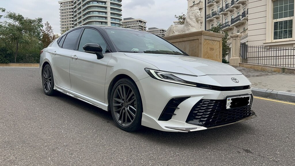 2024 Toyota Camry, 2.0L, 22000km - Image 2