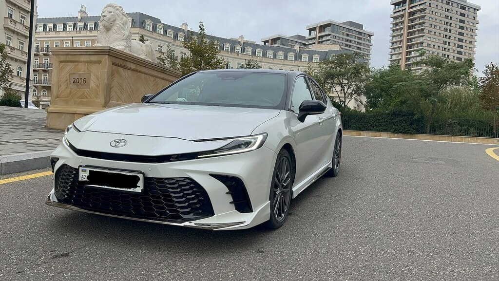 2024 Toyota Camry, 2.0L, 22000km - Image 3