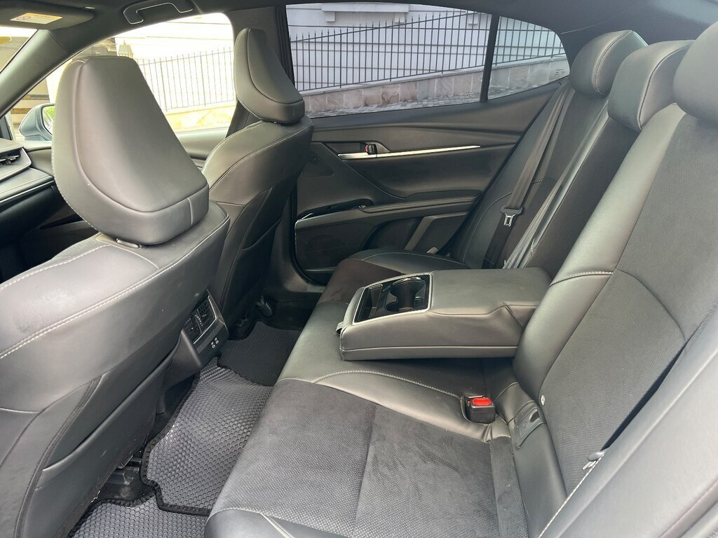 2024 Toyota Camry, 2.0L, 22000km - Image 9