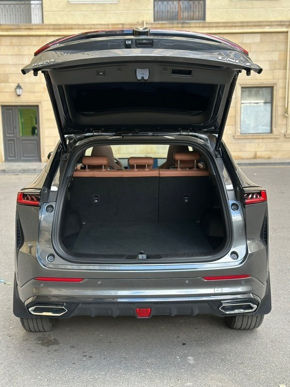 2025 Changan Uni-Z, 1.5L, 19000km - Image 7