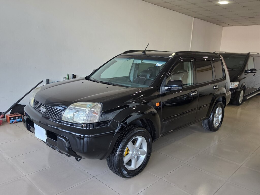 2001 Nissan X-Trail, 2.0L, 247000km - Image 2