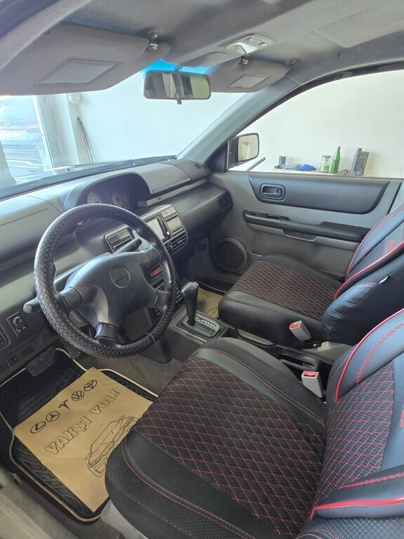 2001 Nissan X-Trail, 2.0L, 247000km - Image 13