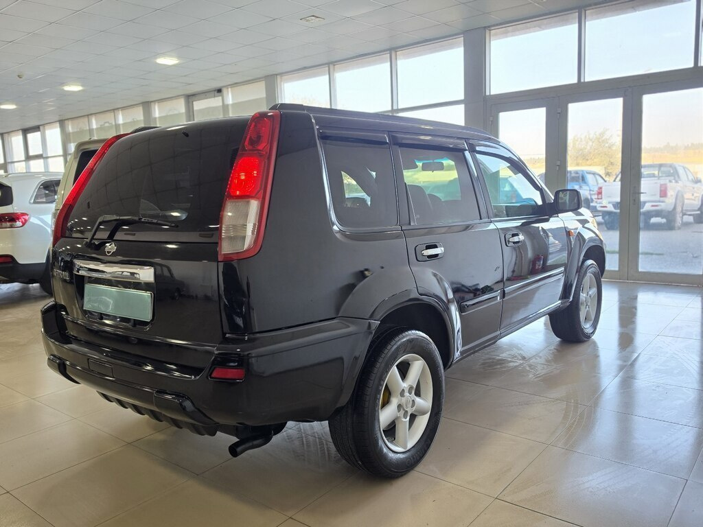 2001 Nissan X-Trail, 2.0L, 247000km - Image 6