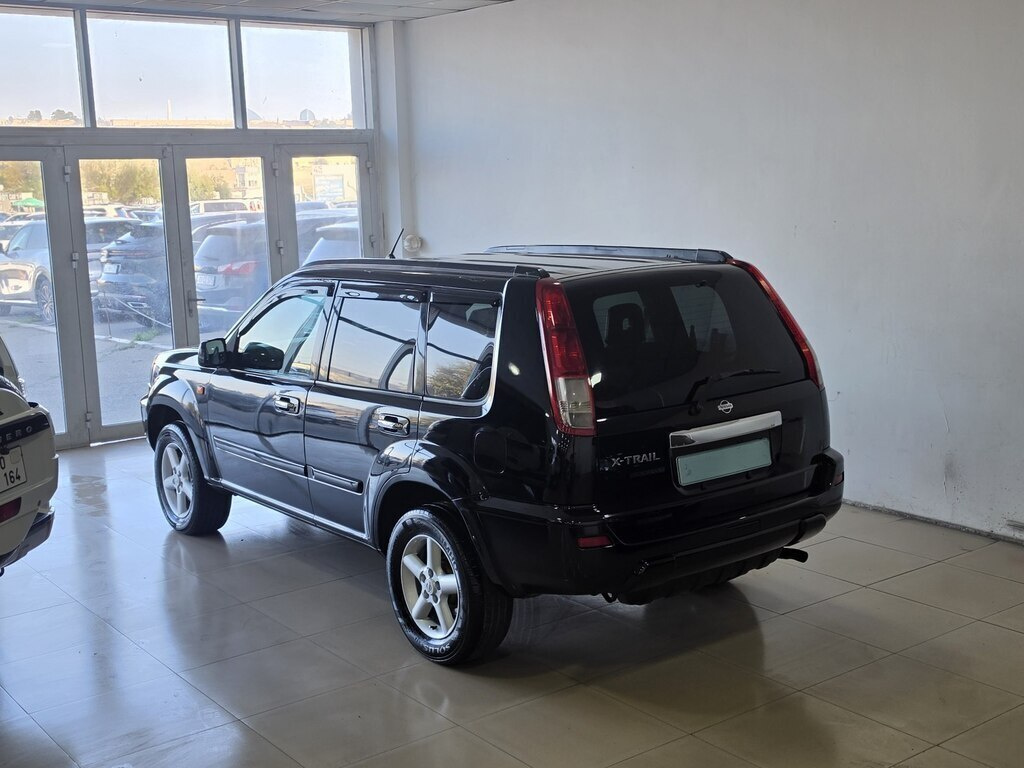 2001 Nissan X-Trail, 2.0L, 247000km - Image 7