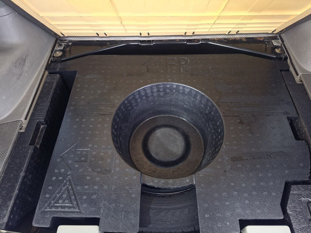 2001 Nissan X-Trail, 2.0L, 247000km - Image 9