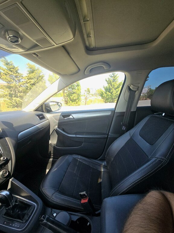 2014 Volkswagen Jetta, 2.0L, 192500km - Image 12