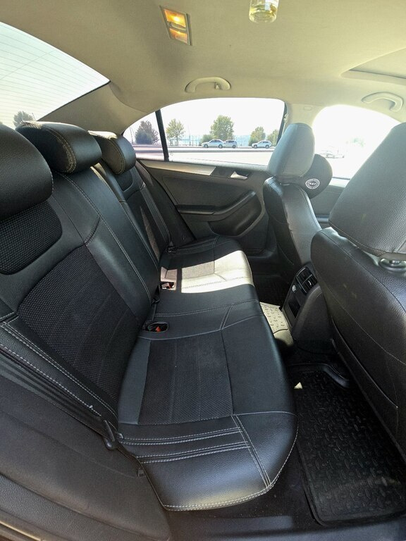 2014 Volkswagen Jetta, 2.0L, 192500km - Image 13