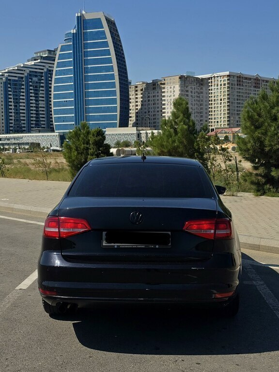 2014 Volkswagen Jetta, 2.0L, 192500km - Image 4