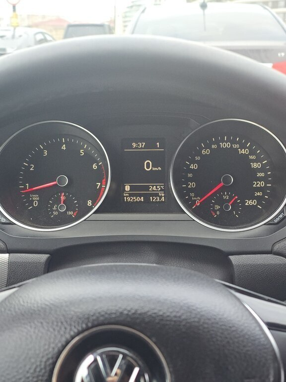 2014 Volkswagen Jetta, 2.0L, 192500km - Image 10