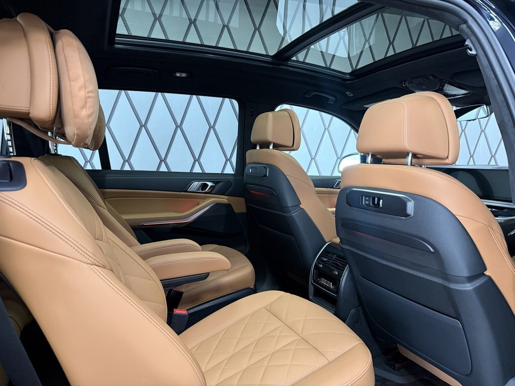 2023 BMW X7, 3.0L, 53800km - Image 12