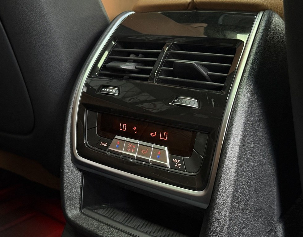 2023 BMW X7, 3.0L, 53800km - Image 13