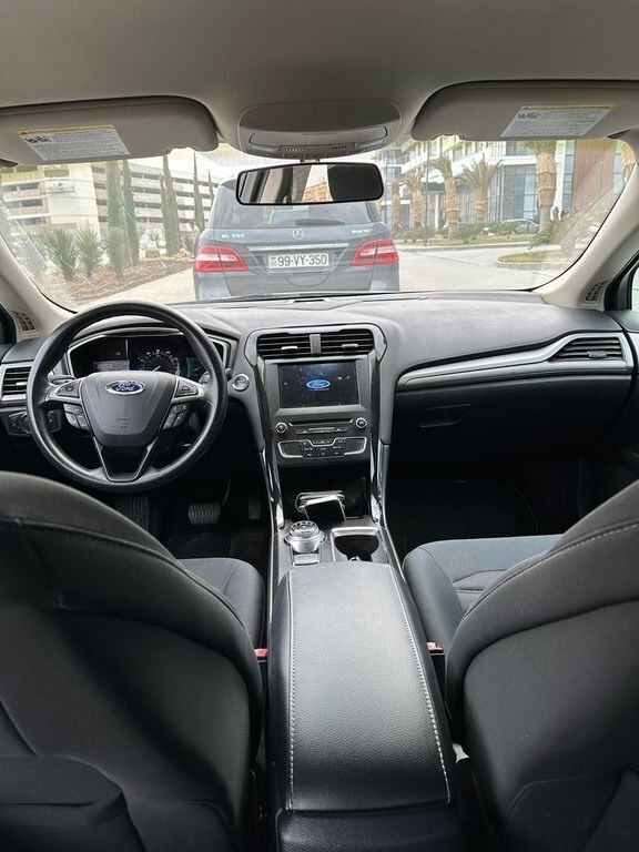 2016 Ford Fusion (North America), 1.5L, 88000km - Image 10