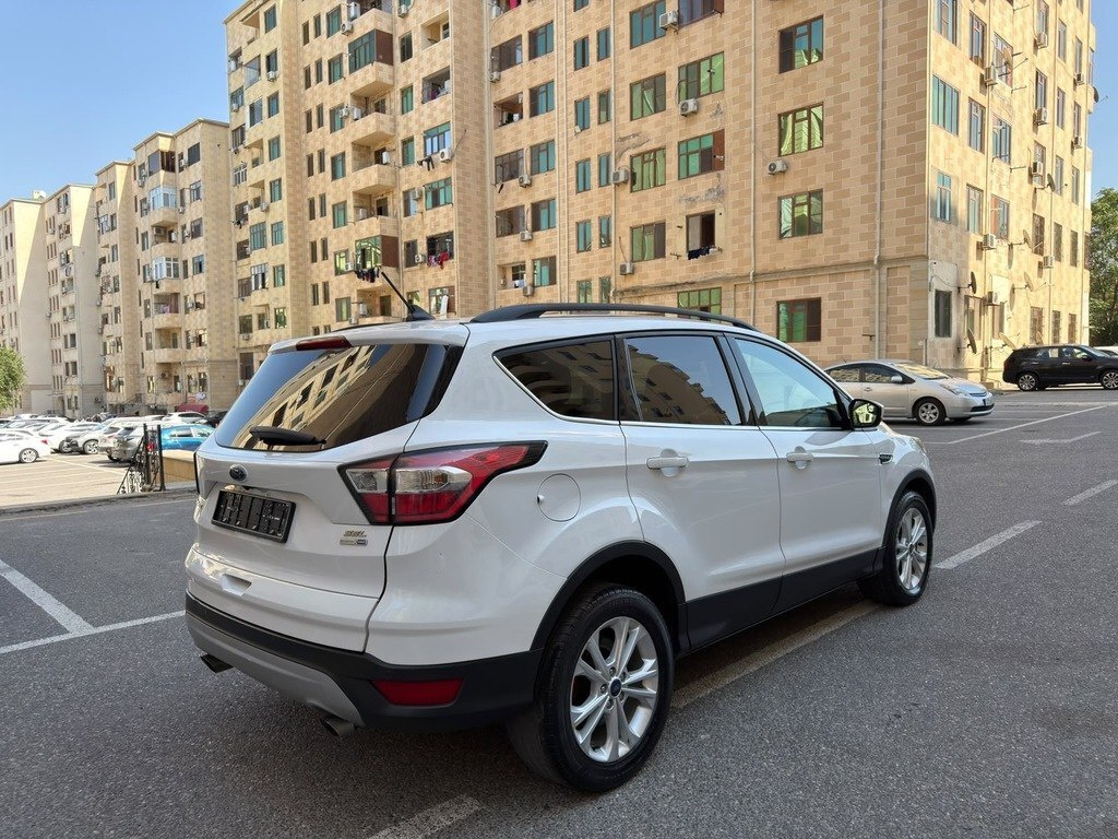 2017 Ford Escape, 1.5L, 129000km - Image 8