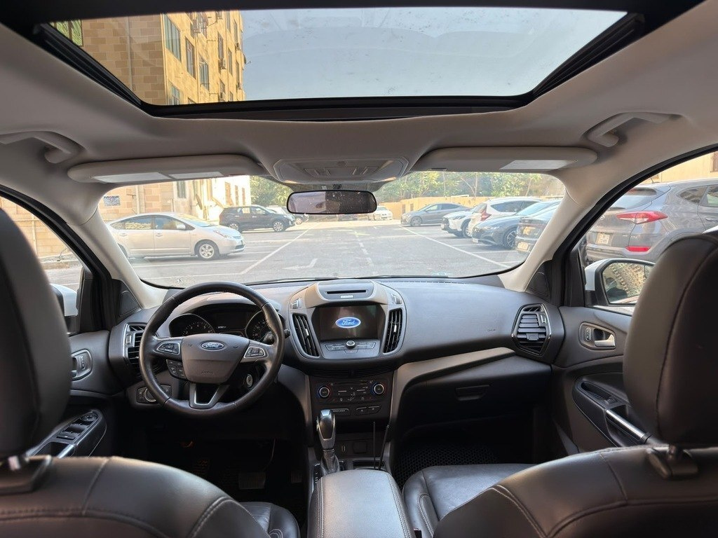 2017 Ford Escape, 1.5L, 129000km - Image 10
