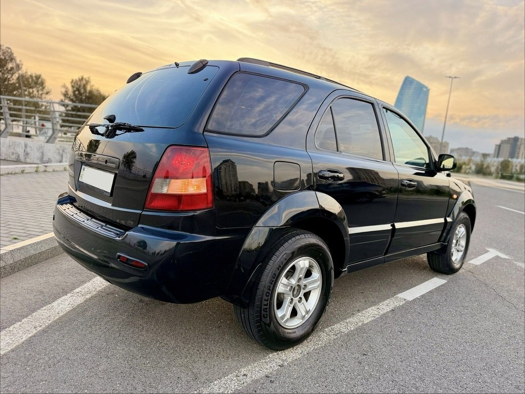 2004 Kia Sorento, 2.5L, 232348km - Image 5