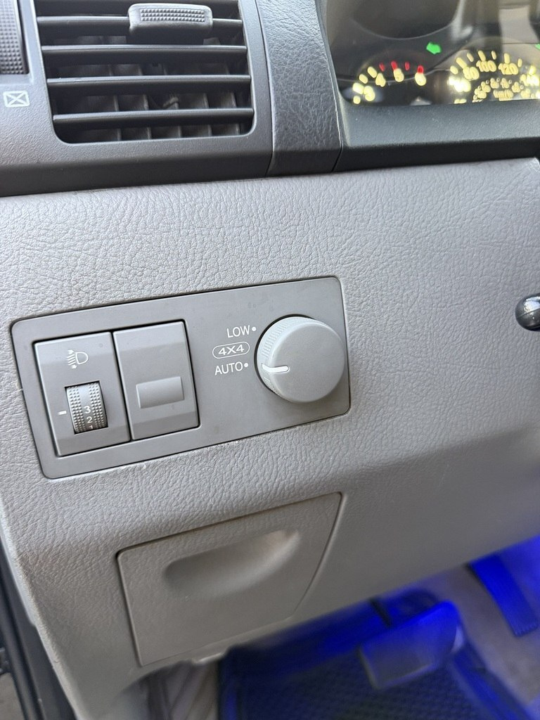 2004 Kia Sorento, 2.5L, 232348km - Image 10