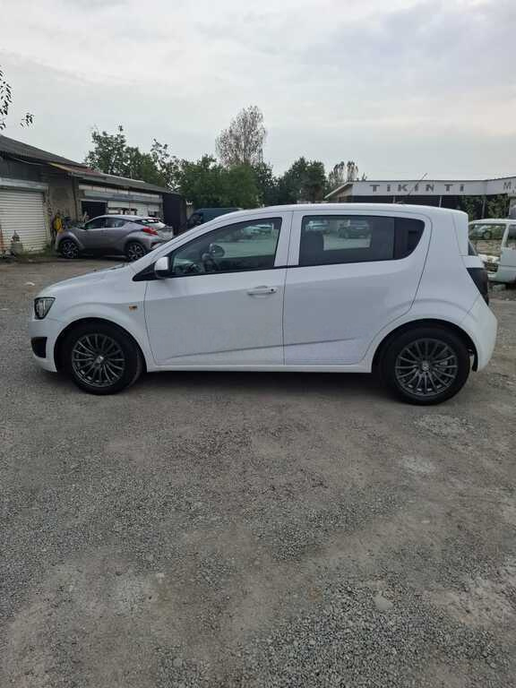 2012 Chevrolet Aveo, 1.4L, 150000km - Image 5