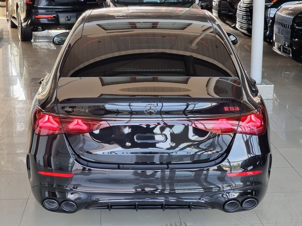 2025 Mercedes E 53 AMG 4MATIC+, 3.0L, 5500km - Image 11