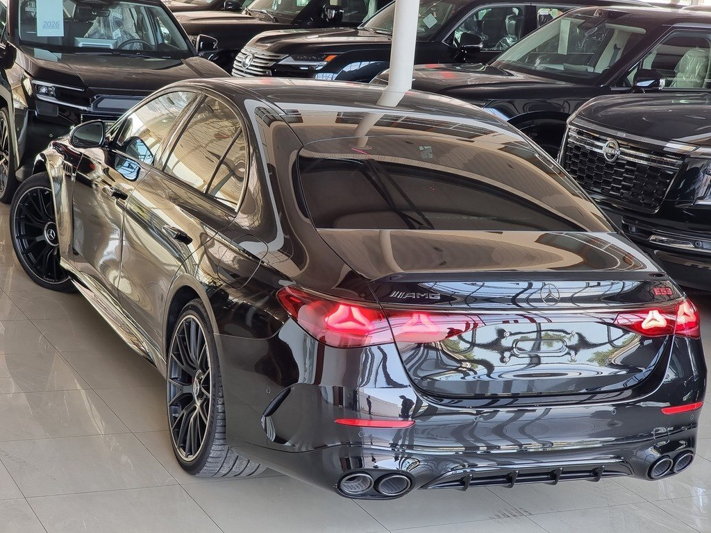 2025 Mercedes E 53 AMG 4MATIC+, 3.0L, 5500km - Image 12