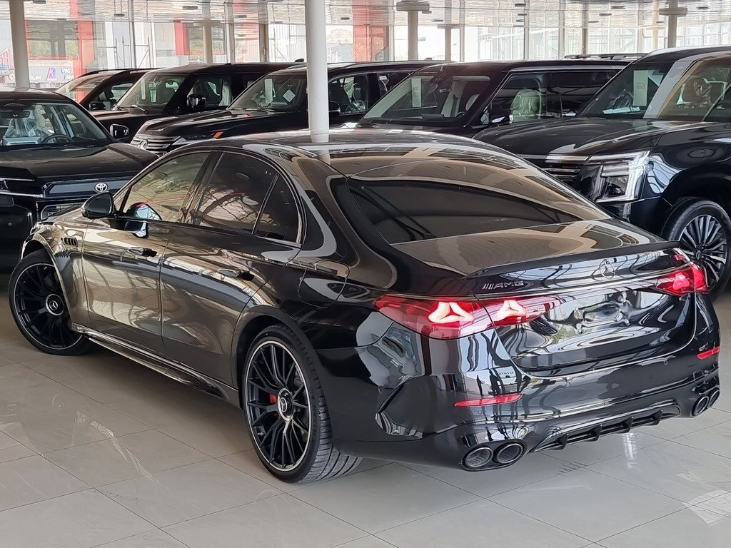 2025 Mercedes E 53 AMG 4MATIC+, 3.0L, 5500km - Image 13