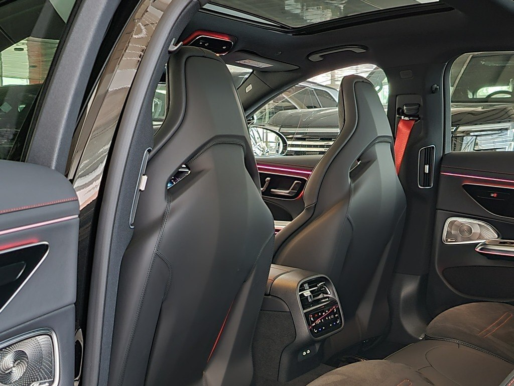 2025 Mercedes E 53 AMG 4MATIC+, 3.0L, 5500km - Image 27