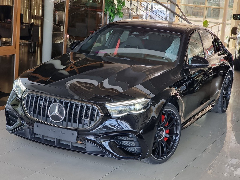 2025 Mercedes E 53 AMG 4MATIC+, 3.0L, 5500km - Image 5