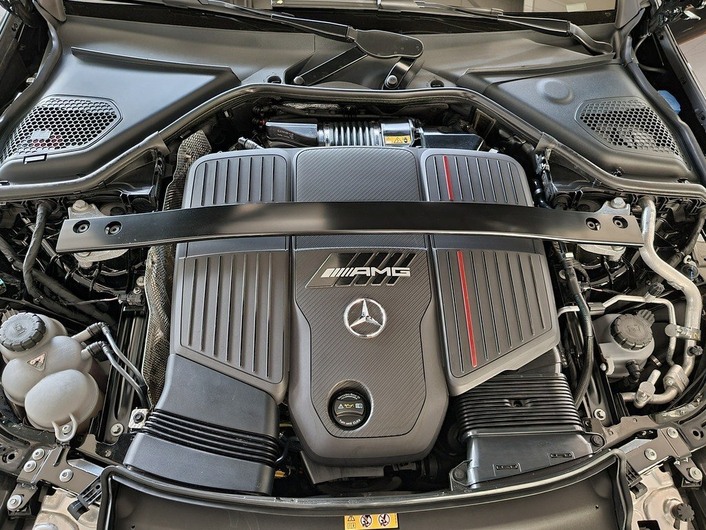 2025 Mercedes E 53 AMG 4MATIC+, 3.0L, 5500km - Image 43