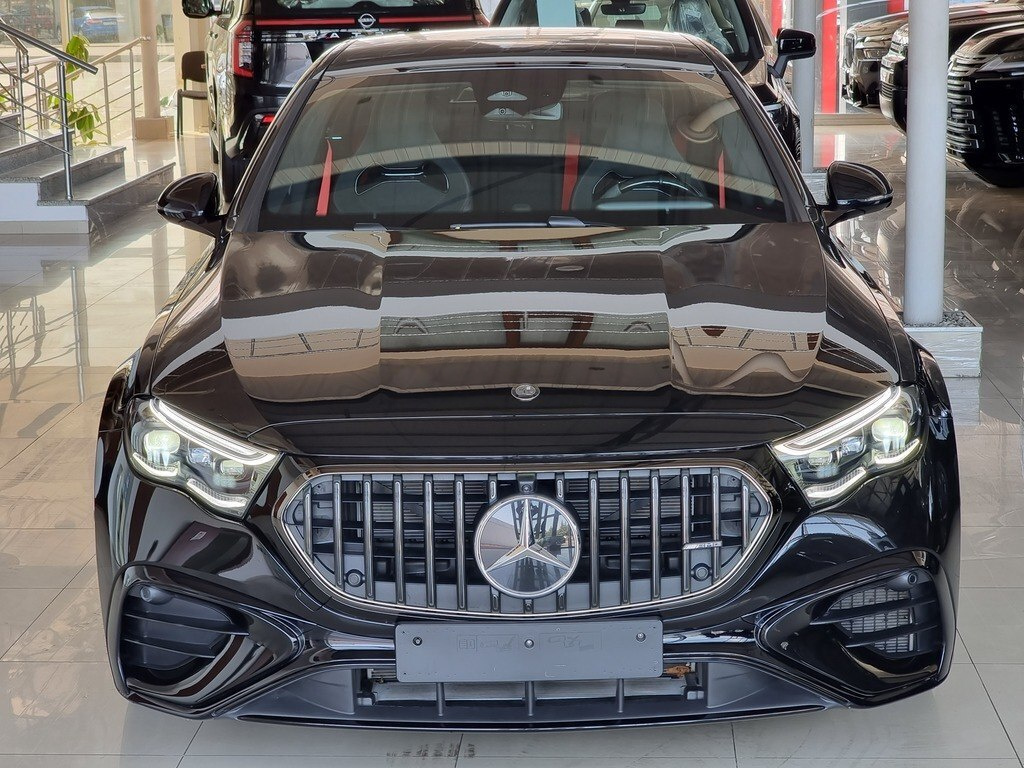 2025 Mercedes E 53 AMG 4MATIC+, 3.0L, 5500km - Image 6