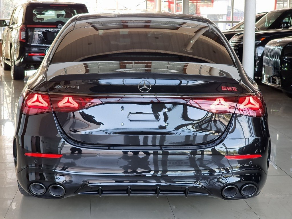 2025 Mercedes E 53 AMG 4MATIC+, 3.0L, 5500km - Image 10