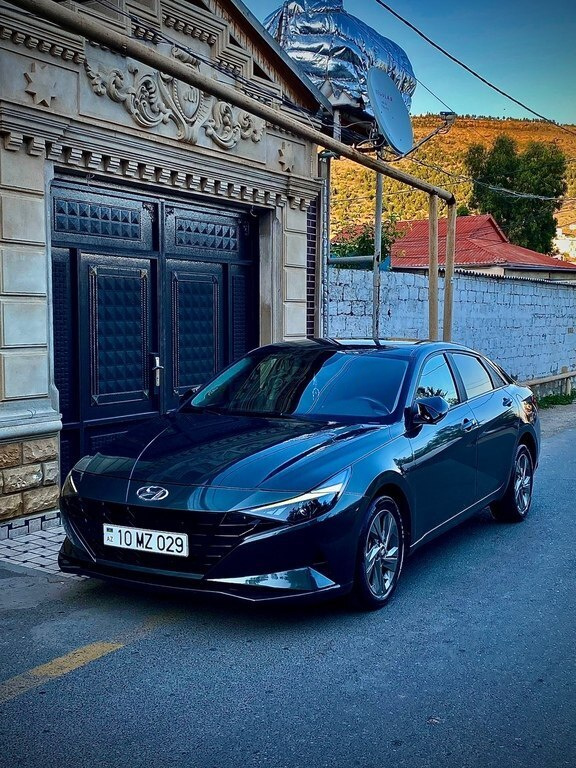 2022 Hyundai Elantra, 1.6L, 120000km - Image 1