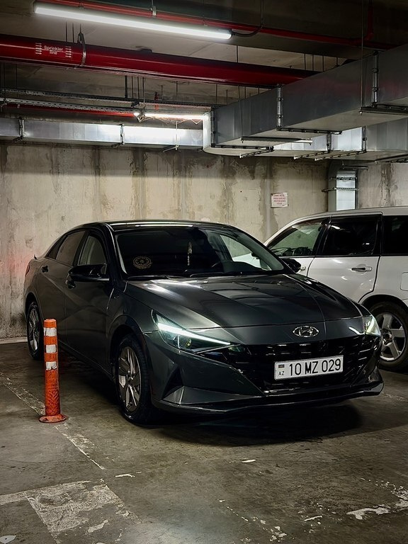 2022 Hyundai Elantra, 1.6L, 120000km - Image 2