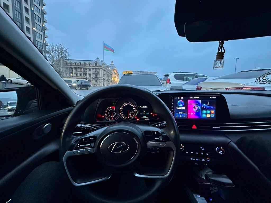 2022 Hyundai Elantra, 1.6L, 120000km - Image 11