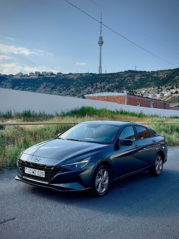 2022 Hyundai Elantra, 1.6L, 120000km - Image 3