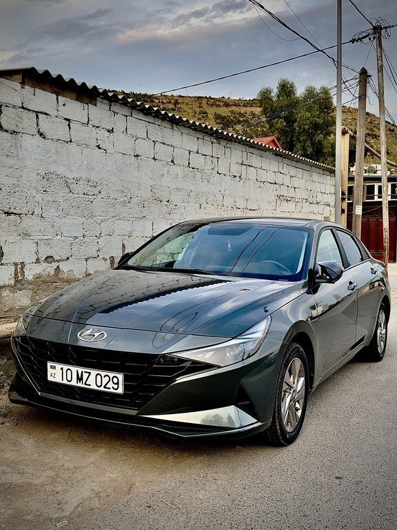 2022 Hyundai Elantra, 1.6L, 120000km - Image 4