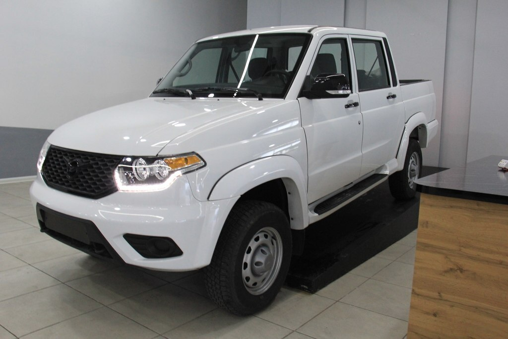 2025 UAZ Pickup, 2.7L, 0km - Image 1
