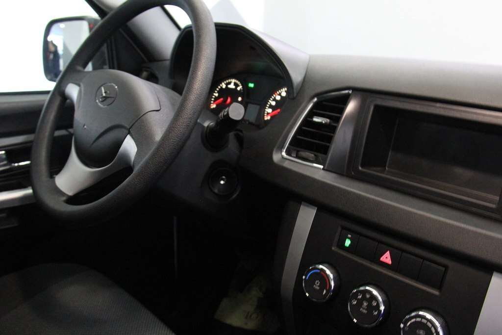 2025 UAZ Pickup, 2.7L, 0km - Image 16