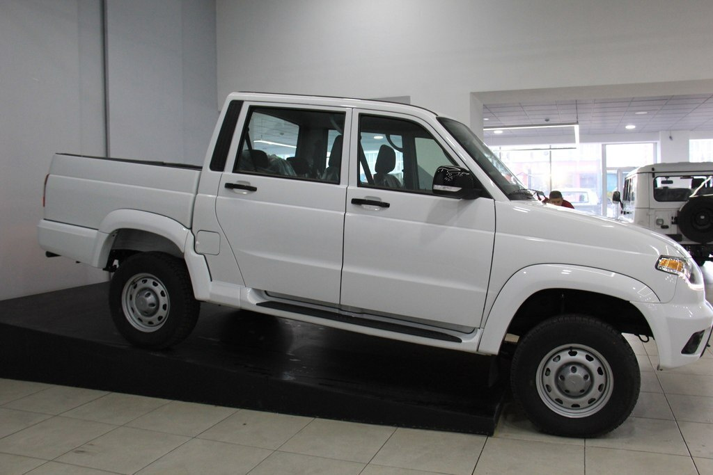 2025 UAZ Pickup, 2.7L, 0km - Image 9