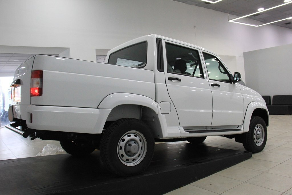 2025 UAZ Pickup, 2.7L, 0km - Image 10