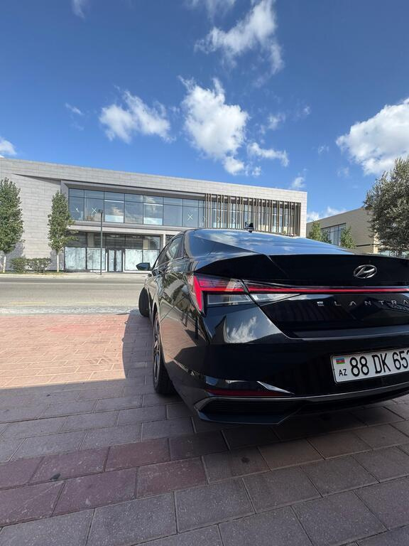 2022 Hyundai Elantra, 1.6L, 111410km - Image 2