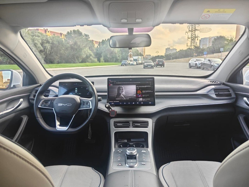2025 BYD Destroyer 05, 1.5L, 18000km - Image 3