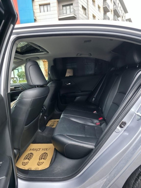 2017 Honda Accord, 2.0L, 246000km - Image 12